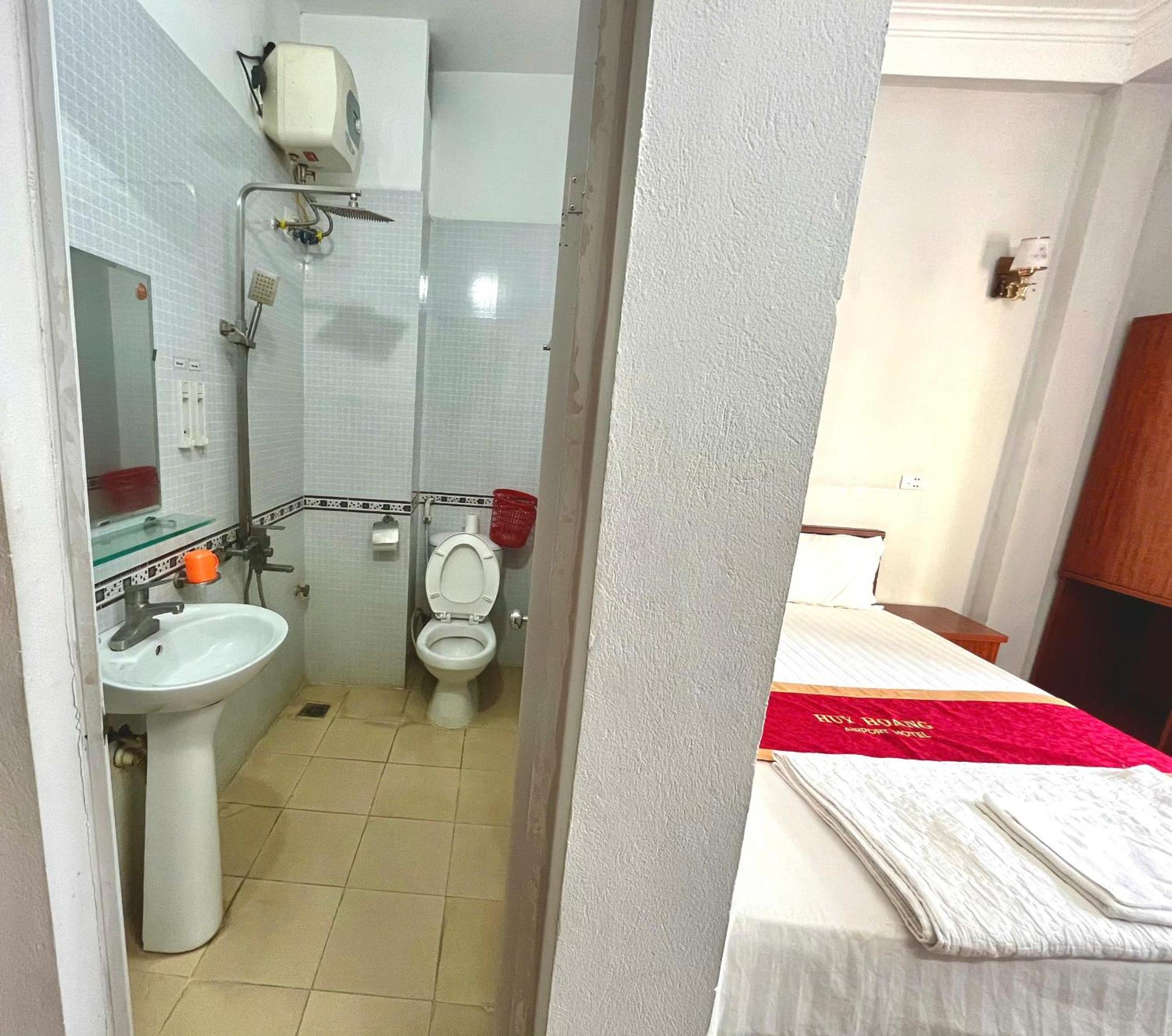 Huy Hoang Airport Bed & Breakfast Ханой Екстериор снимка